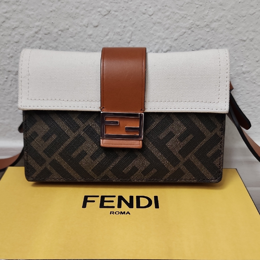 Fendi *AUTHENTIC Zucca FF Messenger
